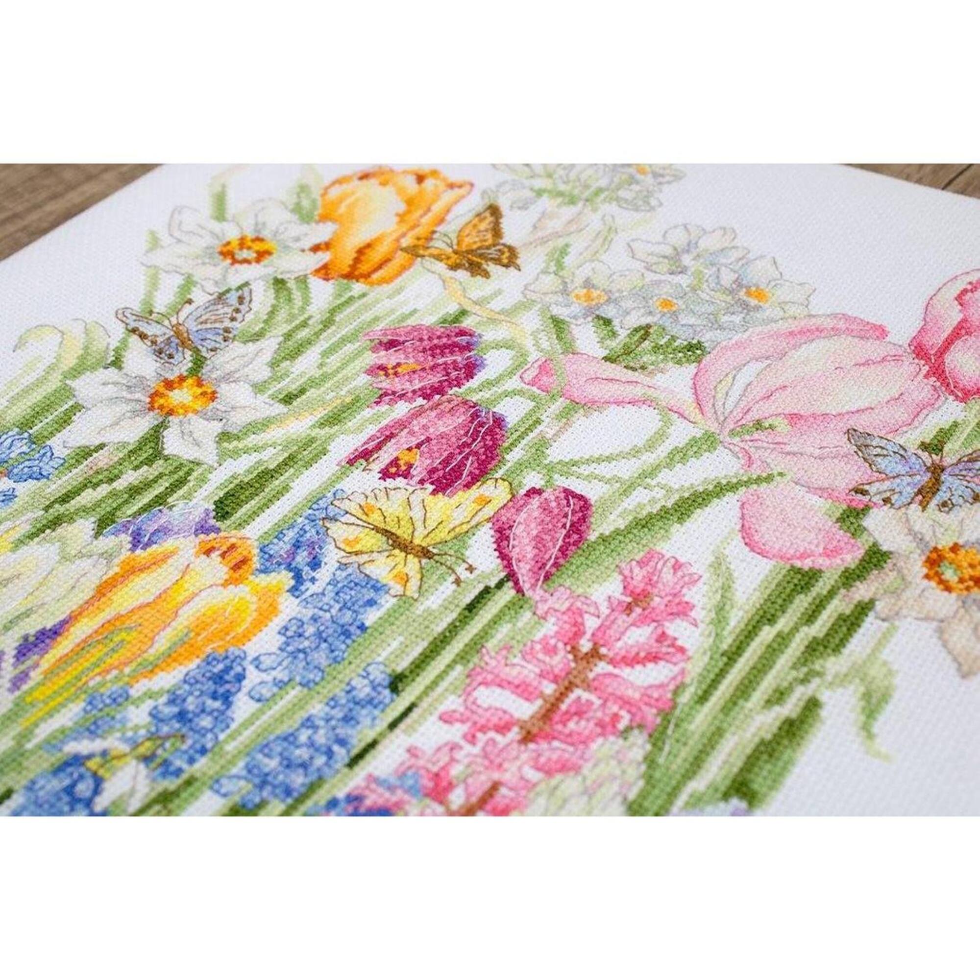 Luca-s March Bouquet Counted Cross Stitch Kit